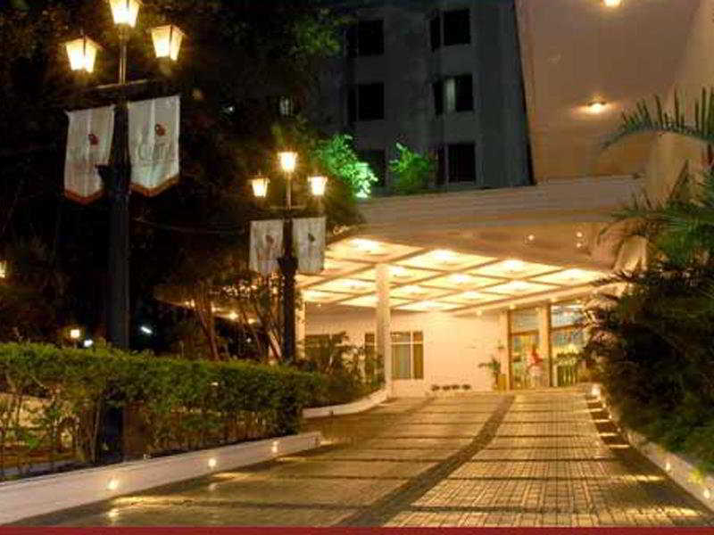 The Capitol Hotel Bangalore Exterior photo